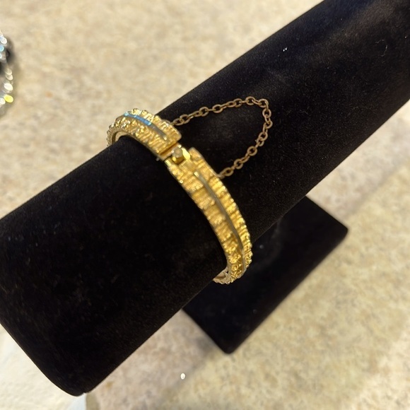 Jewelry - Gold antique bracelet